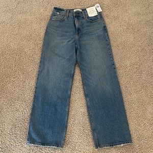Abercrombie & Fitch 90s Ultra High Rise Relaxed Jeans